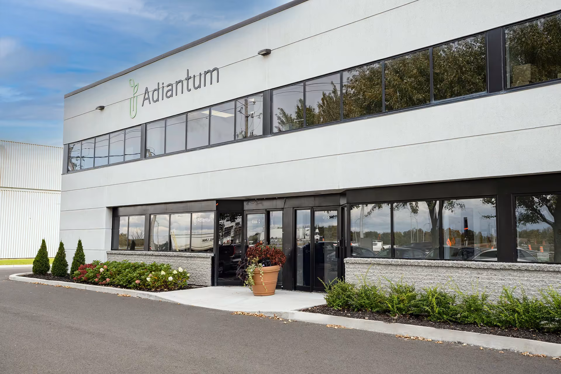 Usine d'Adiantum Productions à Sainte-Julie (Québec)